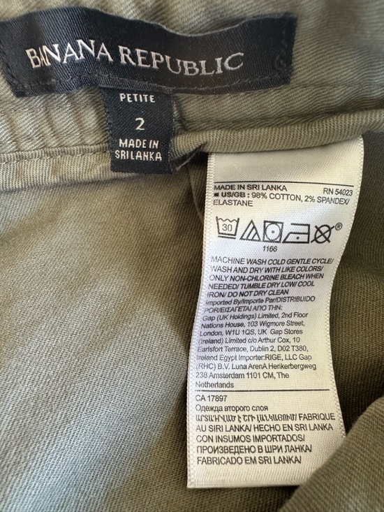 Banana Republic Barrel Leg Utility Cargo Ankle Crop Pants in Olive Green 2P - Picture 6 of 9